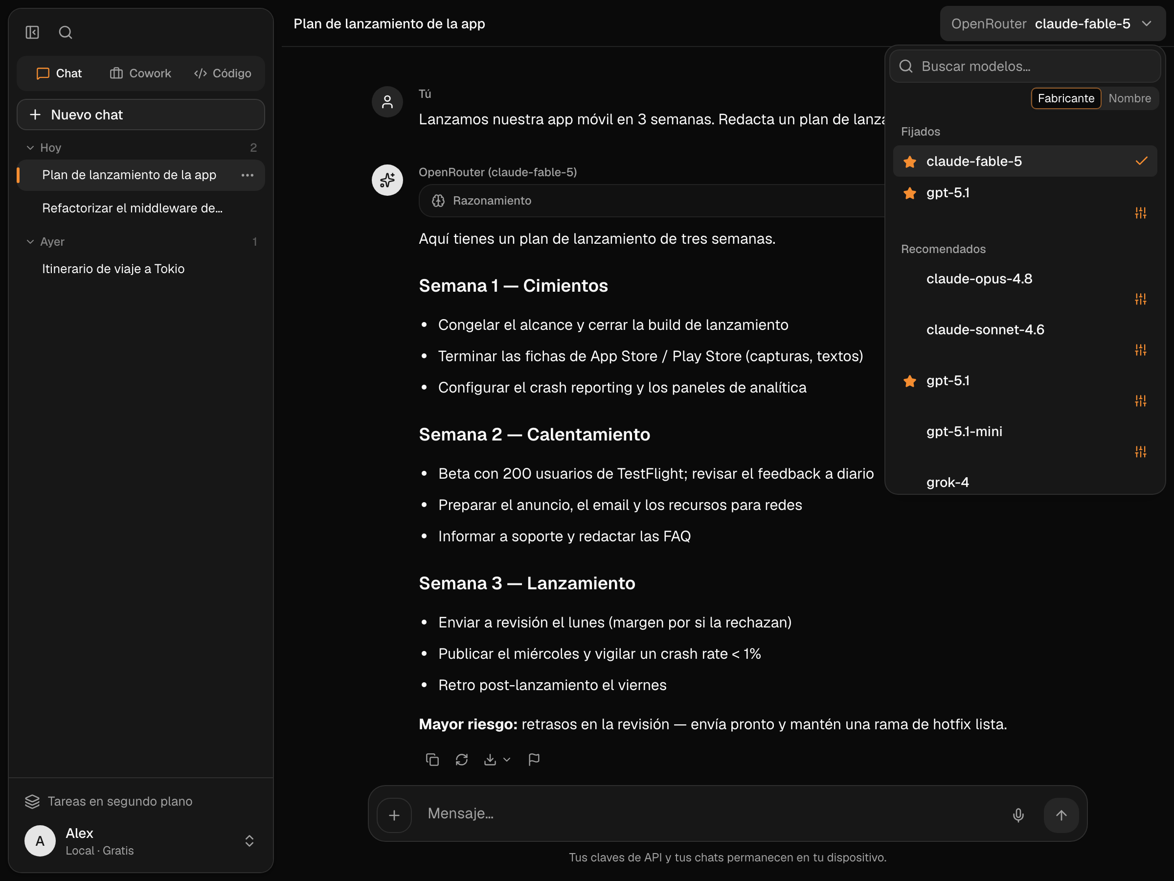El selector de modelos mostrando modelos locales junto a proveedores en la nube